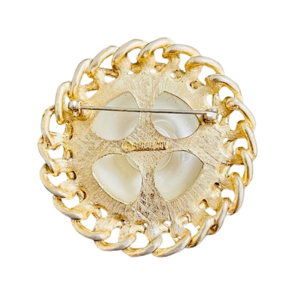 VINTAGE Sarah Coventry Baroque Goddess Pearl Brooch - Picture 2 of 4